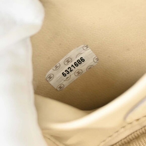 Chanel Green Calfskin Vanity Handbag - Picture 10 of 10